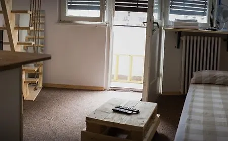 Victoria Poshtel Studio Bucharest