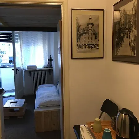 Apartment Victoria Poshtel Studio *