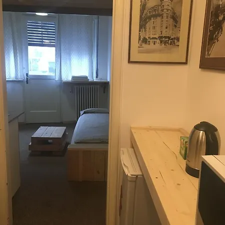Apartment Victoria Poshtel Studio *